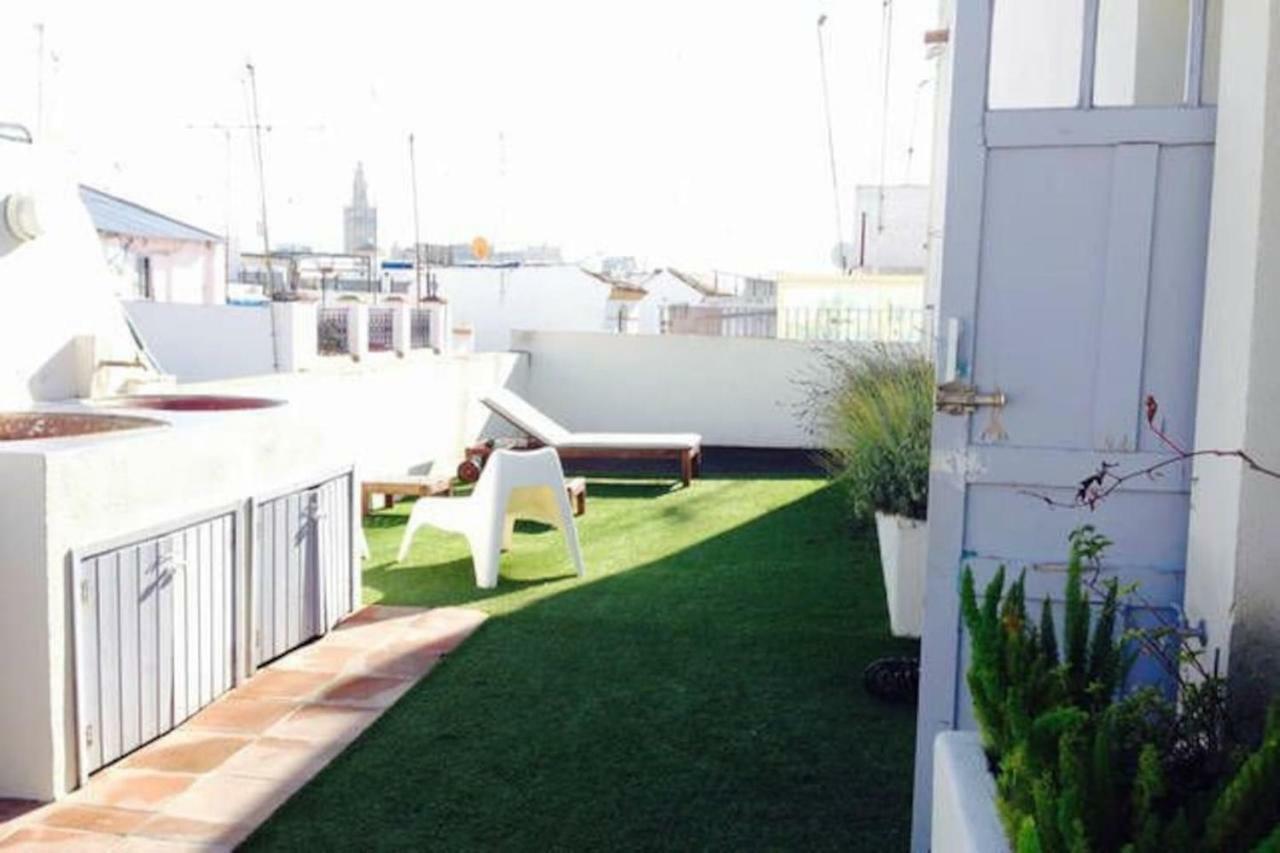 With Access To Rooftop Terrace Séville