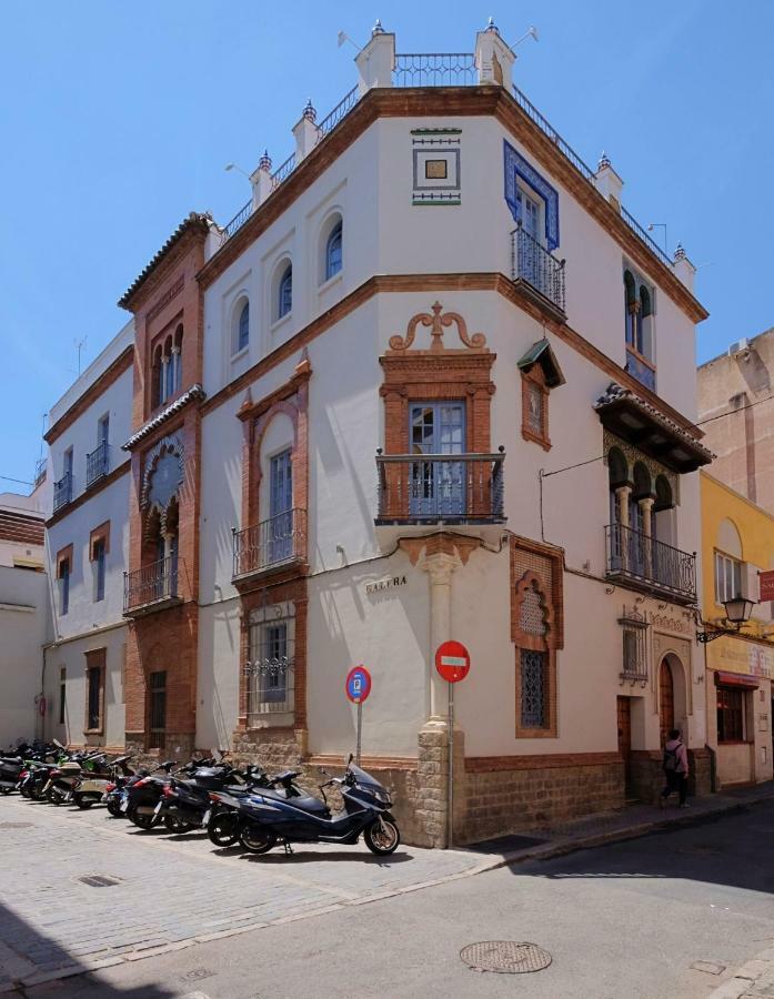 Appartement With Access To Rooftop Terrace Séville